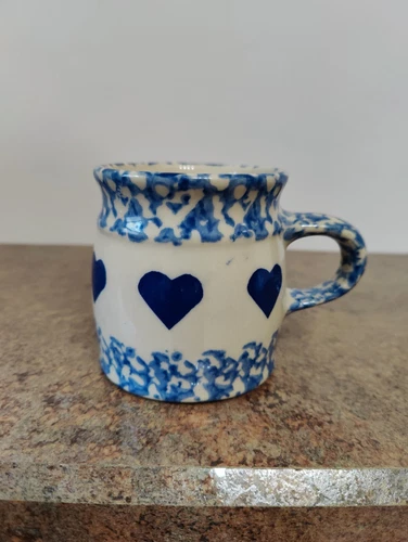 Henn friendship Pottery Roseville Ohio Spongeware Mug Blue Hearts collection 