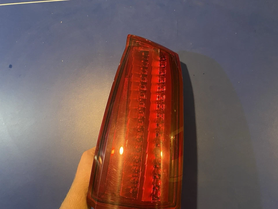 Conjunto de lámpara de luz trasera LED para pasajero derecho Cadillac STS 2008 2009 2010 2011 FABRICANTE DE EQUIPOS ORIGINALES Foto 3 de 4