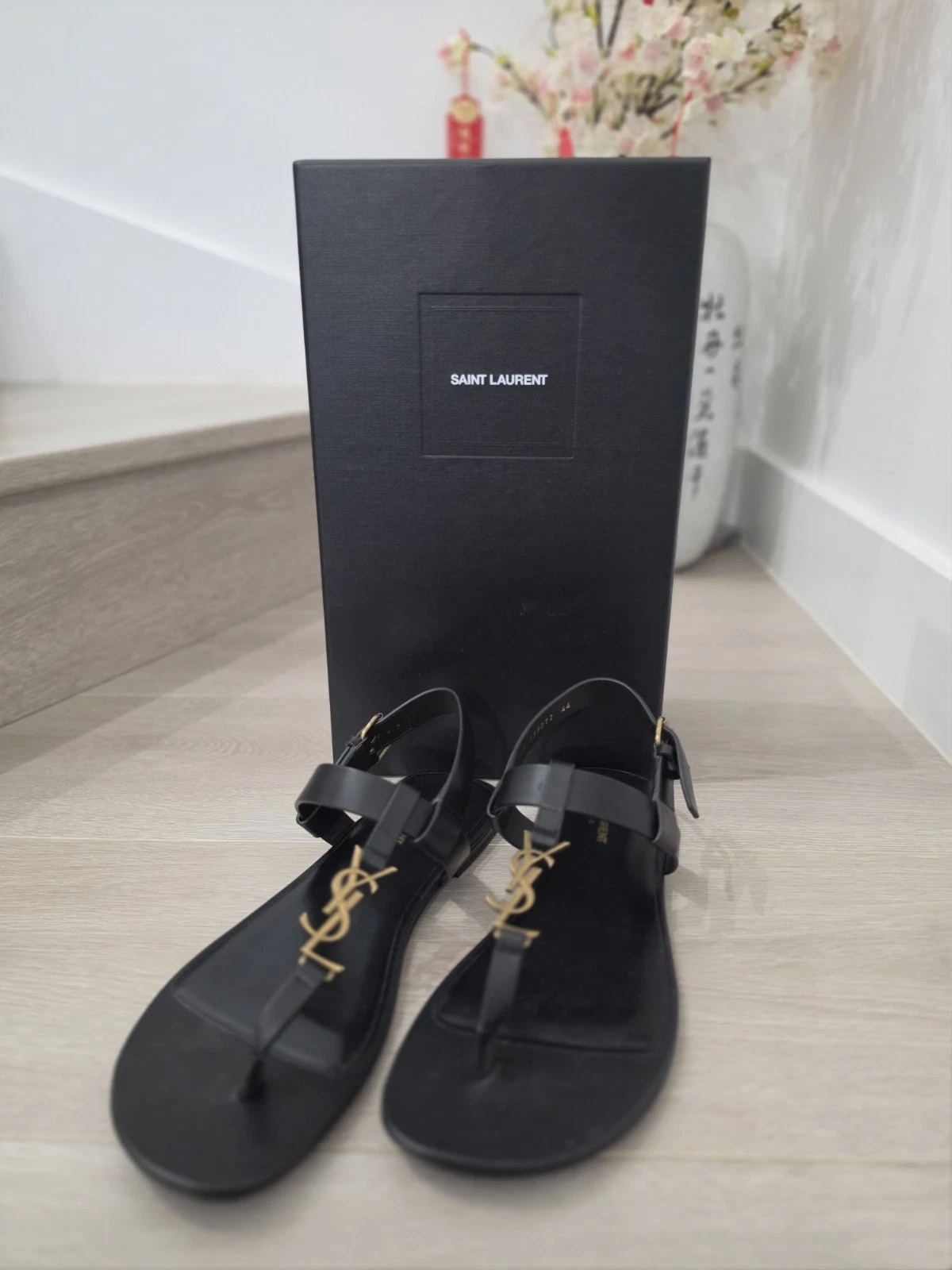 Saint Laurent — YSL Saint Laurent 735072 Cassandra Mens Sandals Black Logo Slides 44 RRP$1315
