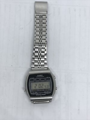 Montre Casio Homme Digital Chronographe 60QS-20 - À Quartz Avec Alarme - À Restaurer (occasion)
