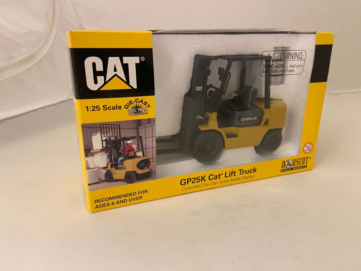 Cargador de troncos CAT Caterpillar 568 LL con operador High Line
