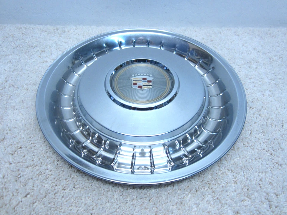 1986 - 1993 CADILLAC DEVILLE RWD OEM 15" CALOTA/TAMPA DE RODA 1638306 #2FL-9 - Imagem 2 de 3