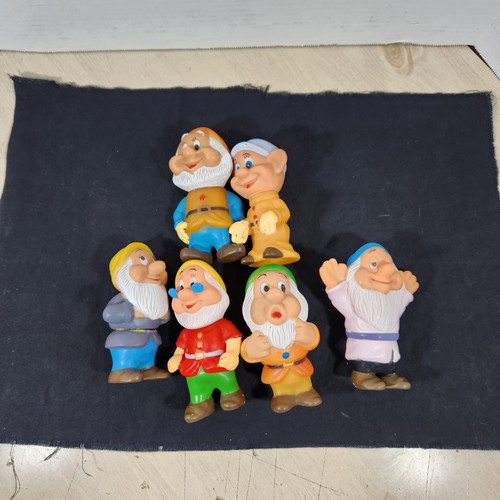 Lot of 6 Vintage Walt Disney Vinyl Snow White's Seven Dwarves Bath Toys Figures - Picture 13 of 18