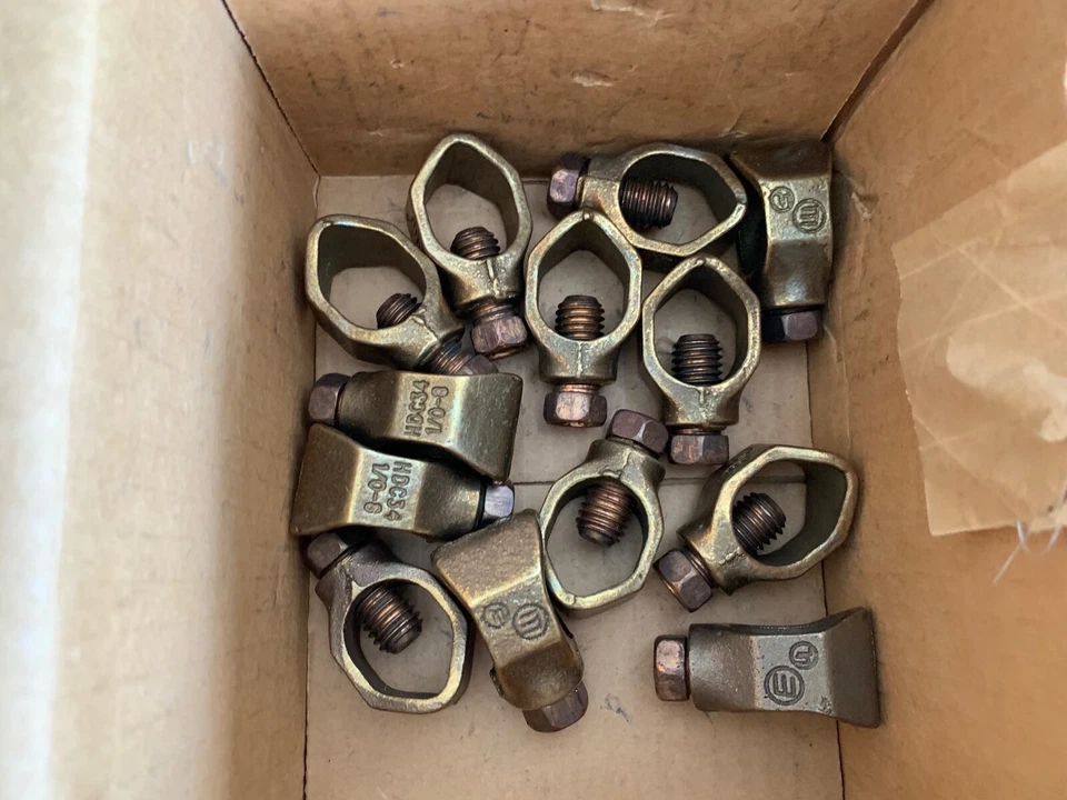 Caja de 13 abrazaderas de varilla de tierra ERICO HDC34 3/4" rango de cables 1/0 - 8 AWG cobre, NOS Foto 2 de 2