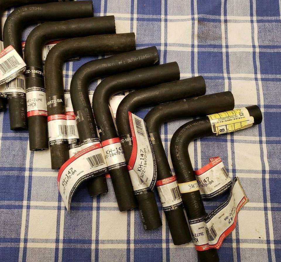 MANGUERA CALEFACTORA FORD ORIGINAL 3W7Z-18472-BA KH-147 1998-2006 Crown Victoria SIN ABRAZADERAS Foto 2 de 4