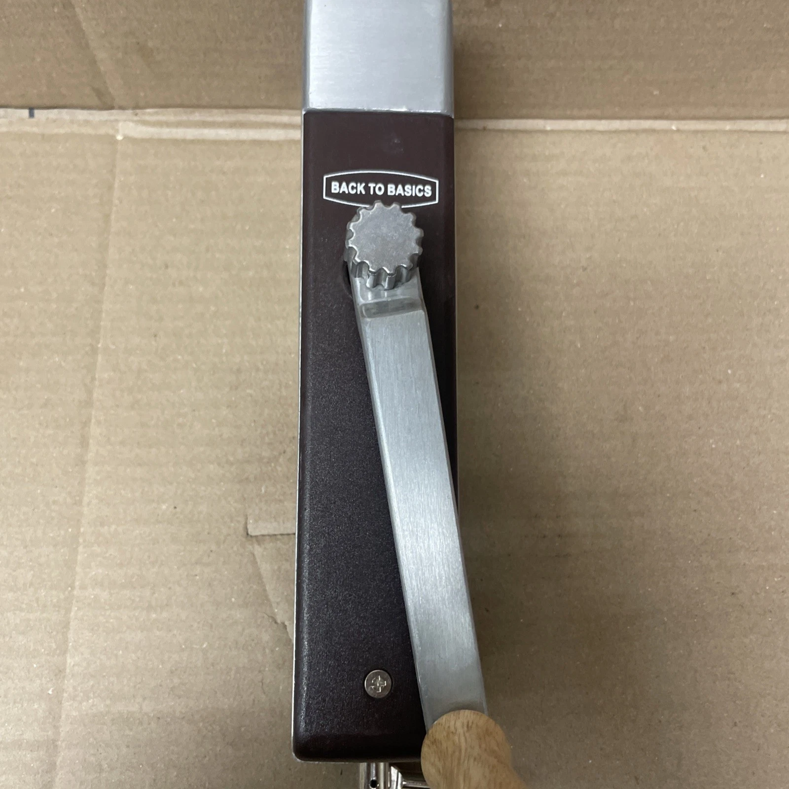 Back to Basics Hand Crank Grain Mill Wheat Rice Corn Dots Barley Spices