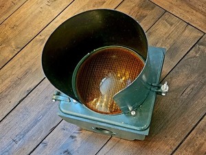 VINTAGE EAGLE SIGNAL TRAFFIC LIGHT SIGNAL SECTION (PARTS)