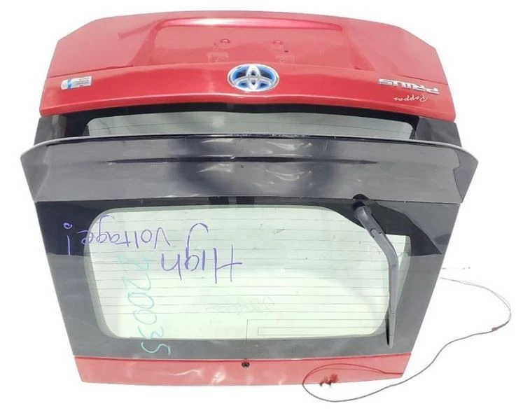 Красный хэтчбек Barcelona от оригинального производителя 2010 2011 Toyota Prius 4 двери - Изображение 2 из 4