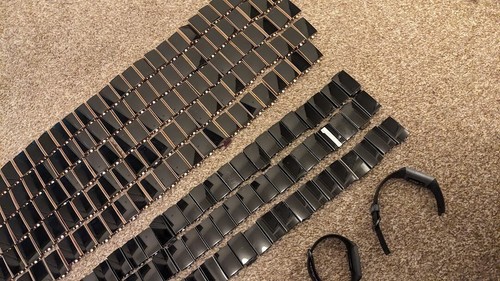 BULK Lot of 218x Faulty Fitbit Charge 3 (Spares/Parts or Repairs) - Picture 3 of 10