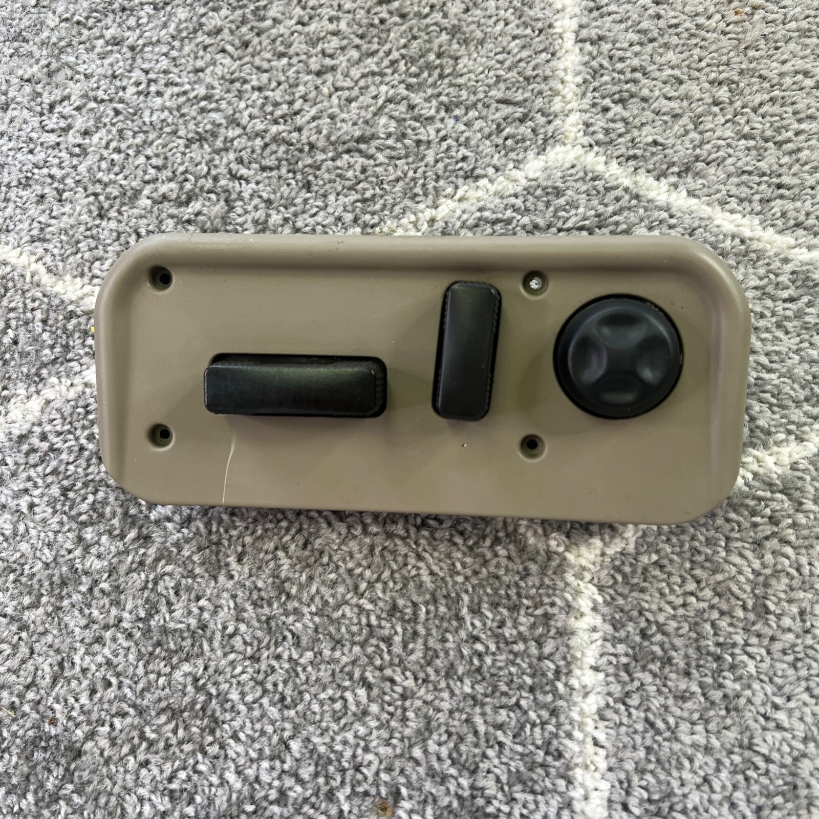 2000-2002 Chevy Tahoe Suburban GMC Yukon Cadillac Escalade Left Driver Power Seat Switch OEM