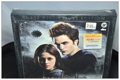 Twilight 3 Disc Special Deluxe Edition DVD9 FREE New Moon movie Illustrated book - Picture 7 of 8
