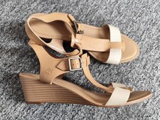 Image of Timberland beige leather sandals, 6-6.5, NEW!