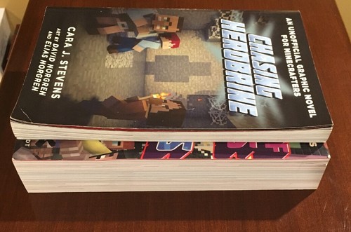 The Gigantic Book Of Graphic Novels For Minecrafters & Chasing Herobrine Stevens - Picture 4 of 7