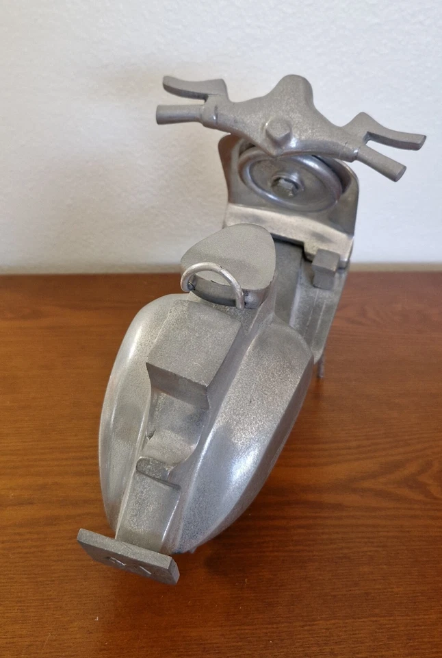 Vespa 125U 1953 Diecast 1/32 Scale Scooter Moped Motorcycle  - Image 3 of 4