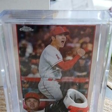 Topps Chrome Shohei Ohtani Angels Refractor Baseball Trading Card #17 2023