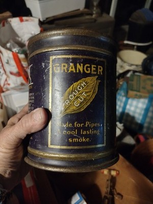 VINTAGE ORIGINAL GRANGER ROUGH CUT PIPE TOBACCO TIN HUNTING POINTER MASCOT W/TOP