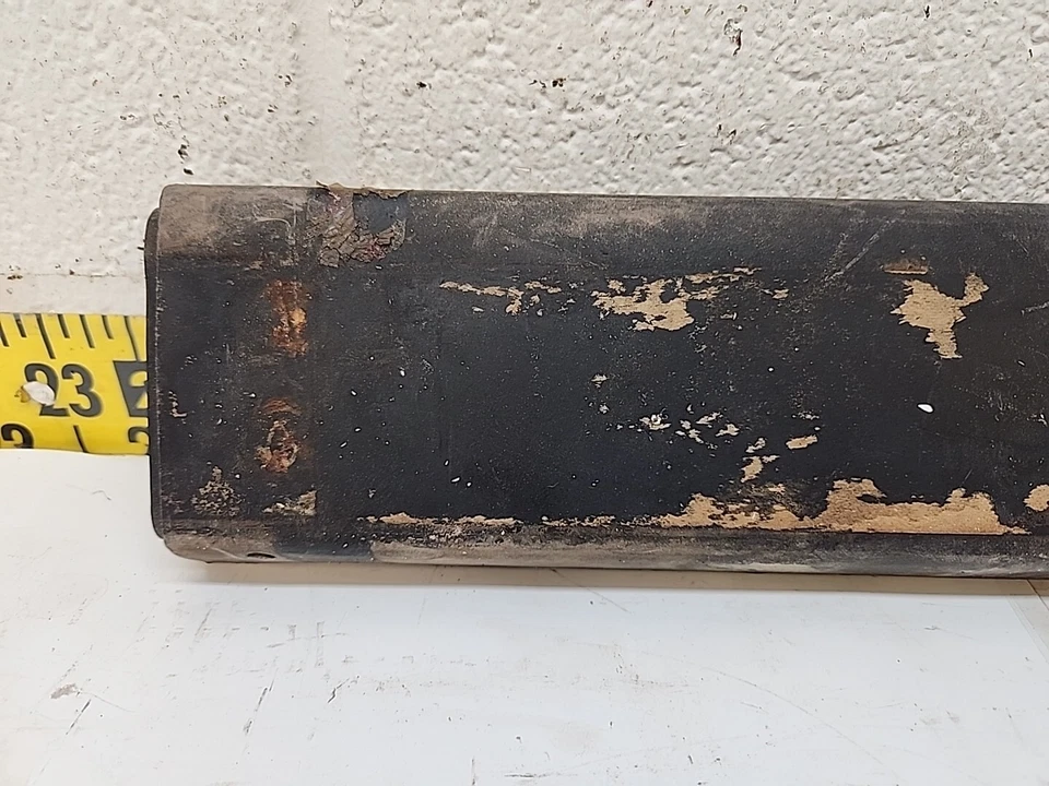 Protector de parachoques central trasero Nissan Datsun 310 1979-82 (SVM169) 1979-82 nuevo stock antiguo OEM Foto 4 de 4