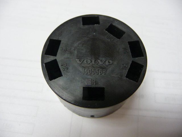 Volvo 1605668 Qty of 12 per Lot Rcpt Housing | eBay