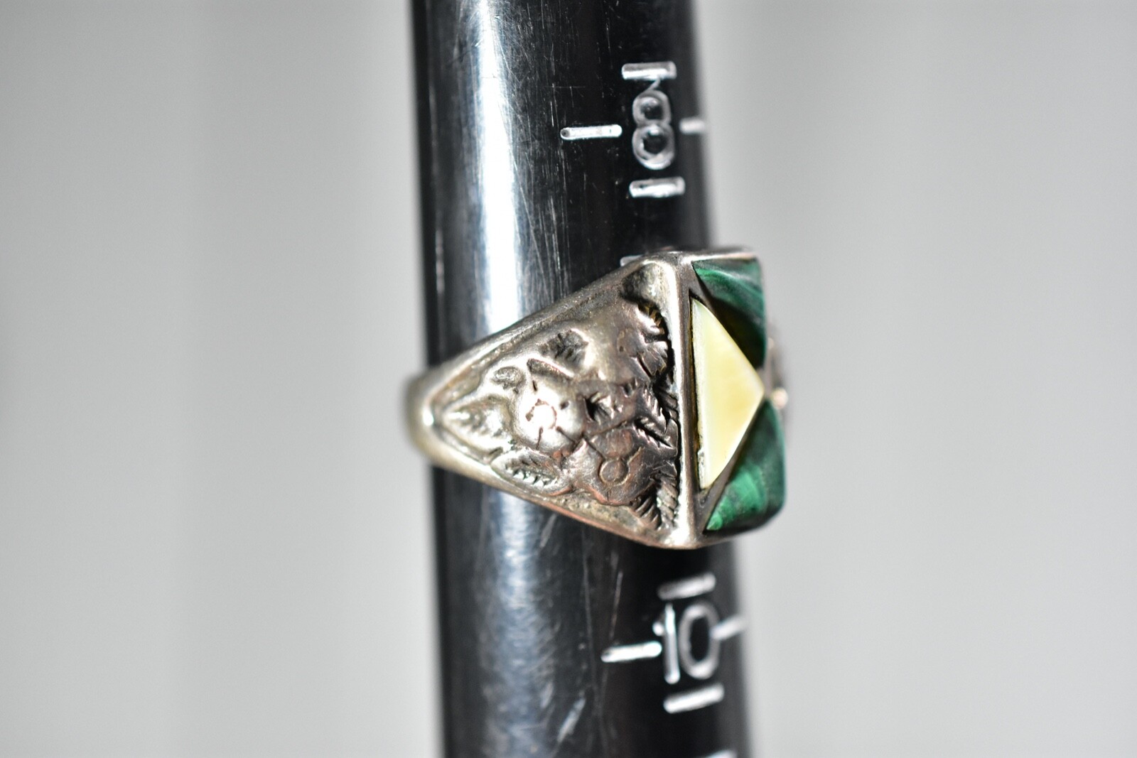 ESTATE FIND VINTAGE SAND CAST RING SQUARE TRIANGL… - image 2