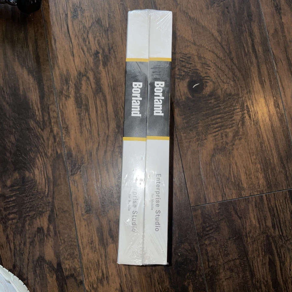 Borland Enterprise Studio  For Mobile Versión 2.4 New User Box 1 - Image 2 of 3