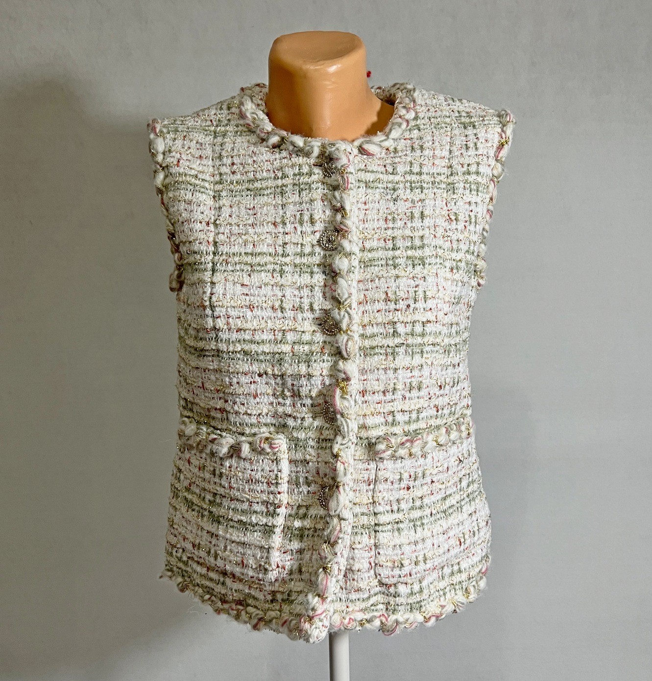 Chanel Sleeveless Jacket FR38 fits S/M Tweed Gilet Waistcoat Bouclet Cardigan