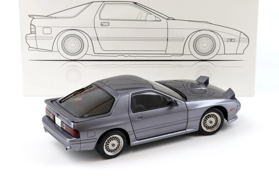 1:18 WHELART Mazda Savanna RX-7 FC3S Coupé Grigio Metallizzato - Immagine 4 di 4