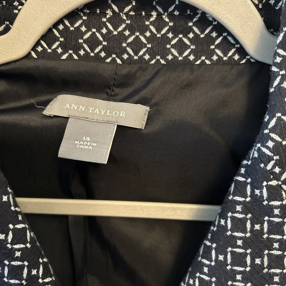 Chaqueta Ann Taylor Azul Marino y Blanco Geo Patrón Talla 14: Totalmente Forrada *ver fotos* Foto 3 de 4