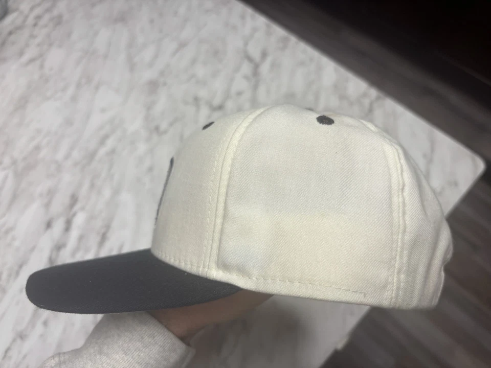 复古 Colorado Avalanche 帽子男式白色棒球帽 New Era Pro 型号 90 年代 — 第 3/4 张图片