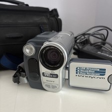 Sony DCR-TRV260 Digital8 Handycam Camcorder 20x Optical Zoom - Tested Case