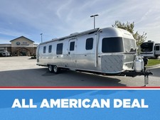 2026 Airstream Classic 33FBQ