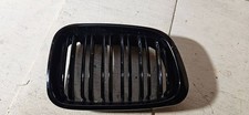 BMW 3 E46 1998 Grille calandre supérieure de pare-chocs avant VGA19687