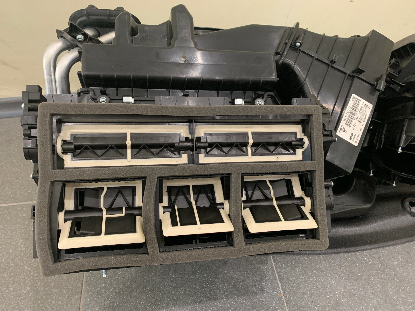 Porsche 911 991 Genuine AC Air Heater Blower Case Housing 99157301104 eBay