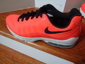 nike air max invigor size 9