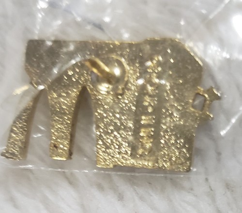 McDonald's #1 Team Pin Gold Tone - Picture 3 of 3