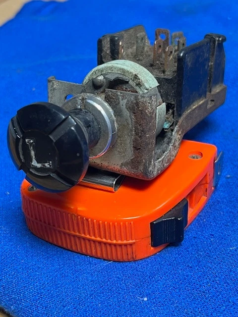 Interruptor de perilla de faro serie D100-300 Dodge Truck 1961-1971 1937287 Foto 3 de 4