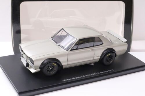 1972 Nissan Skyline GT-R (KPGC-10) AUTOart Racing Silver - Picture 1 of 4