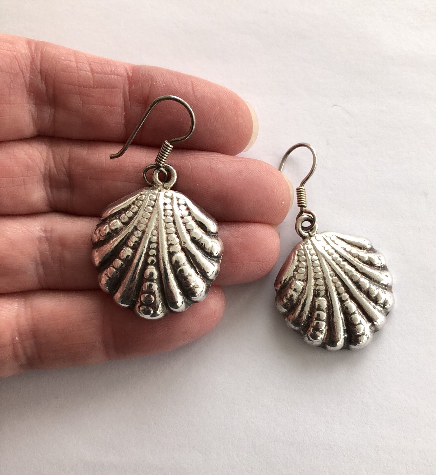 Sterling Silver Scallop Shell Earrings, Long Dang… - image 3