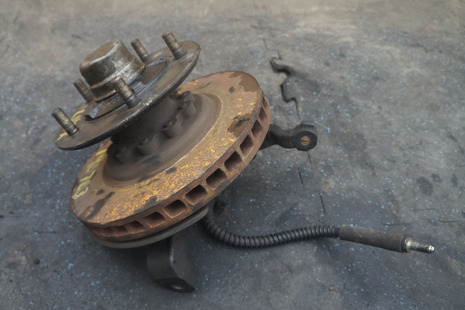 Front Left Spindle Knuckle Hub Wheel Bearing Rotor Assembly Bentley Turbo R 1991