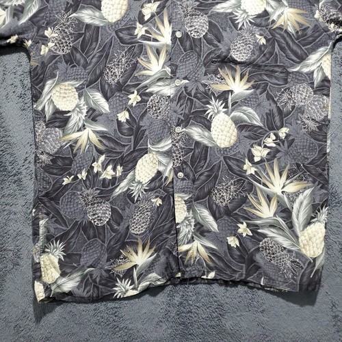 Van Heusen Hawaiian Shirt Mens L Black Rayon Tropical Pineapple Floral DadBod - Picture 5 of 10