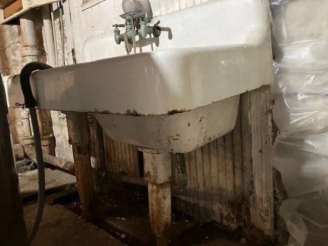 Fregadero de granja de cocina con patas antiguo/vintage de hierro fundido de porcelana blanca Foto 3 de 4