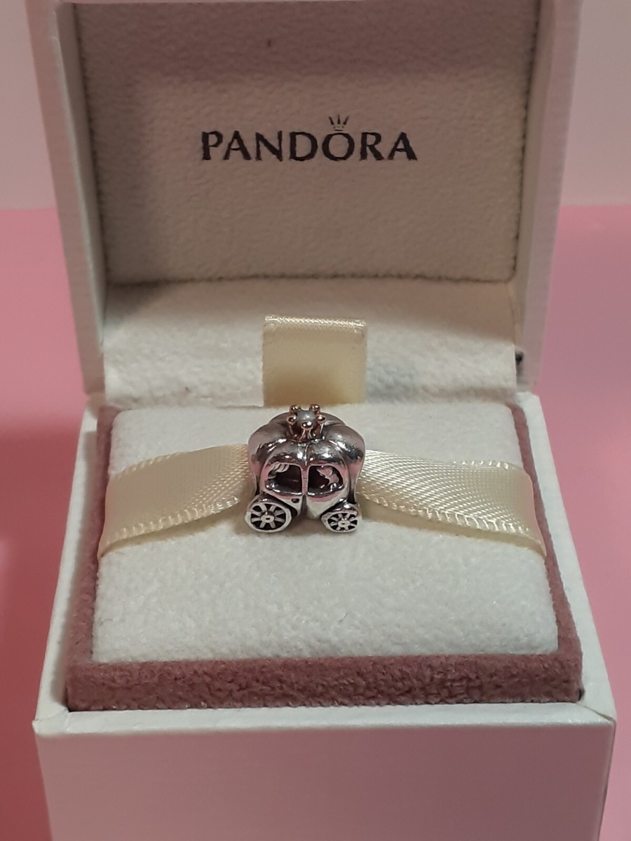 パンドラ　pandora royal carriage charm 14k PANDORA Royal Carriage Sterling Silver Charm With 14K Gold