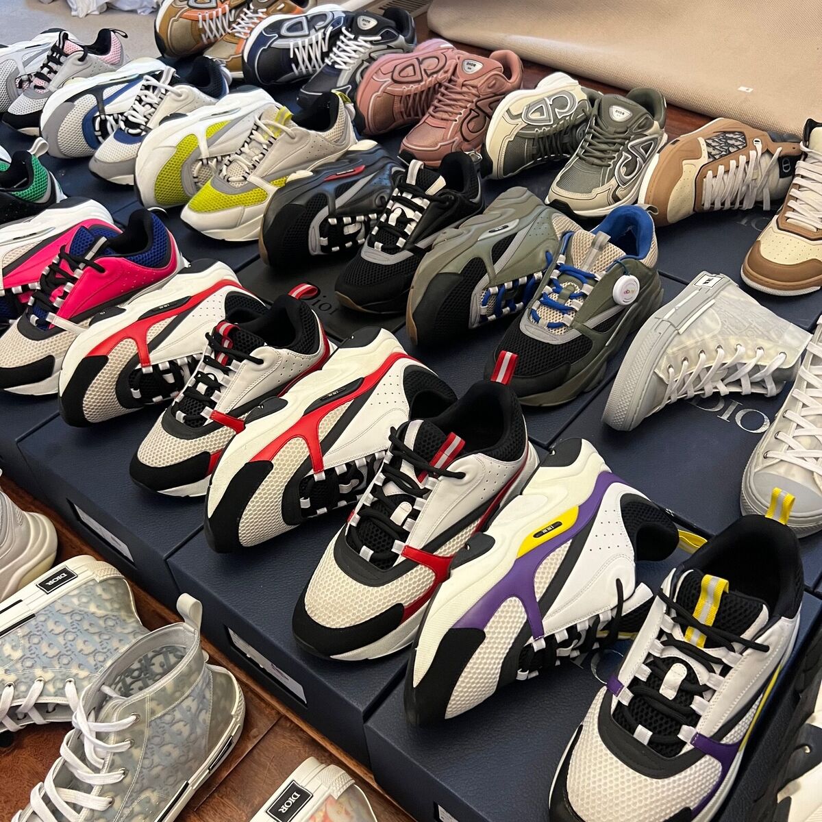 Bulk Designer Sneakers Dior Balenciaga Louis Vuitton Sizes 5 Bulk Designer Sneakers Dior Balenciaga Louis Vuitton Sizes 5