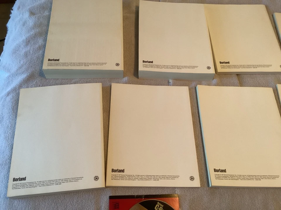 Borland C++ Builder Professional Edition manuals and disc. - Image 4 of 4