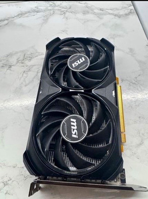 MSI NVIDIA GeForce RTX 4060 Grafikkarte Dual-Fan, Kühlkörper + Lüfter
