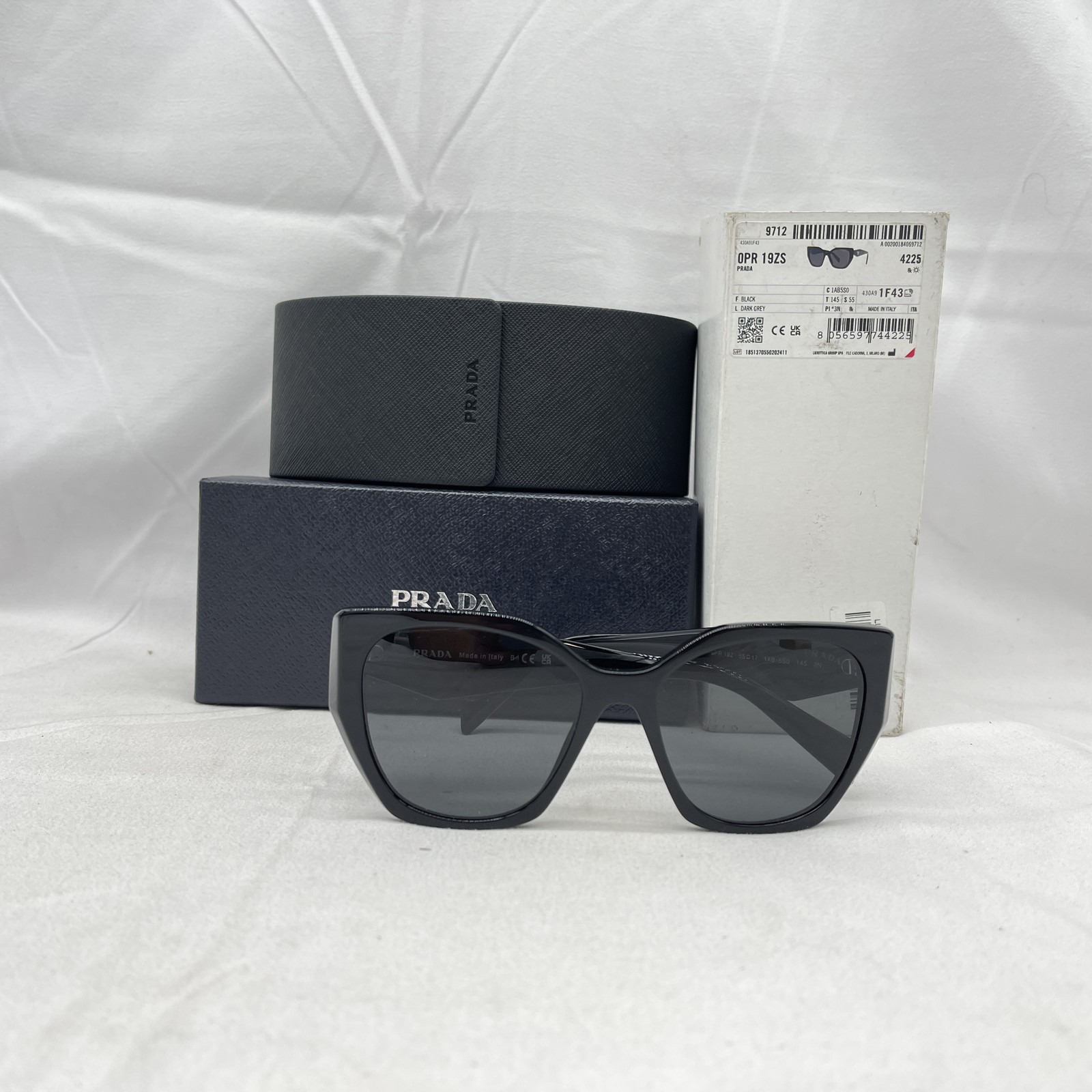 Prada Womens Oversize Square Geometric Cat Eye Sunglasses SPR19Z in Black