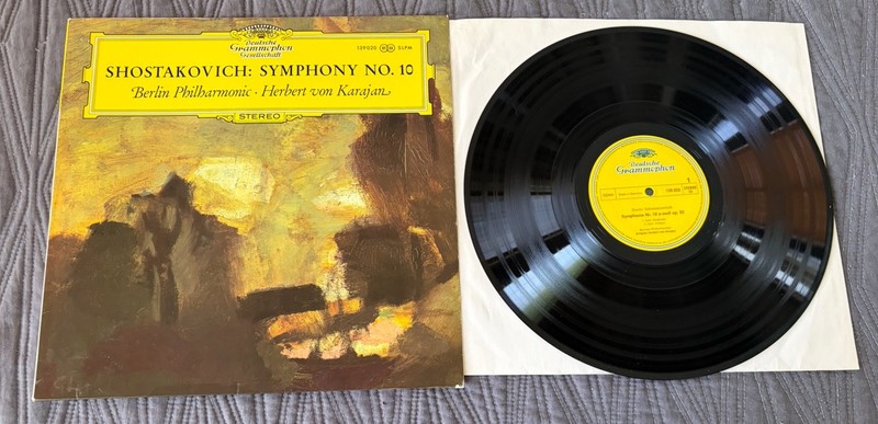 Shostakovich:Symphony No.10/Von Karajan/DGG 139020/Stereo/Germany/VG++/VG+!
