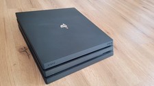 Sony PlayStation 4 Pro 1TB Spielkonsole mit 2 DualShock 4 Controllern - Schwarz