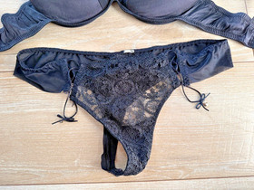 La Perla 34B (US) Black Floral Lace Padded Underwire Bra + XS Pretty Pants