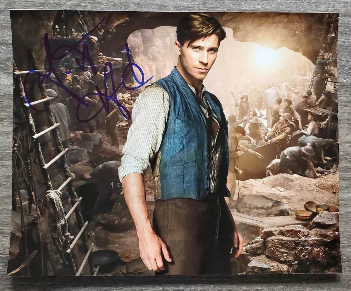 Garrett Hedlund Signed Pan 8x10 Photo Tron Legacy Country Strong RAD | eBay