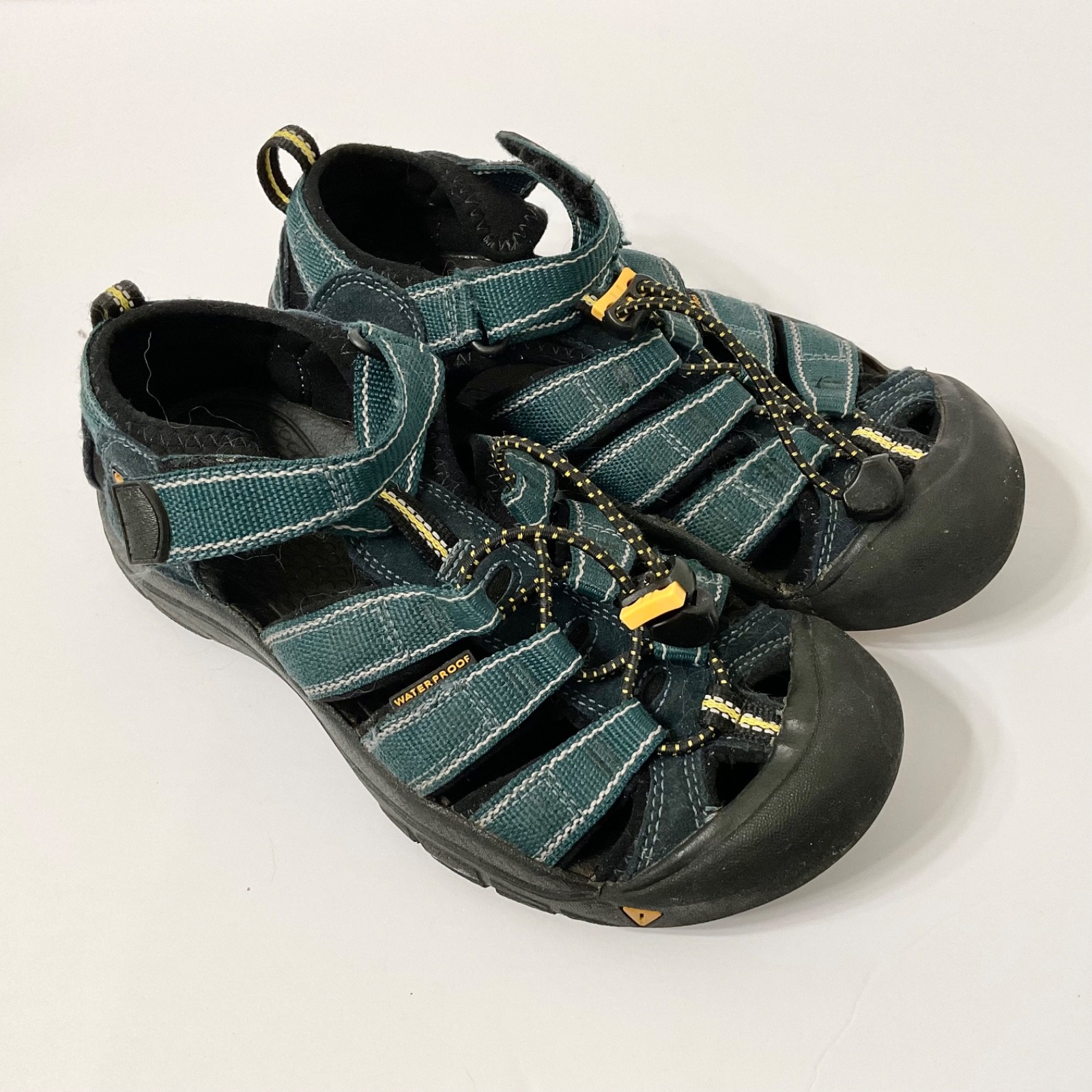 Sandali da trekking impermeabili Keen Blue Youth US 4 punta chiusa facili da indossare Bungee Cinch